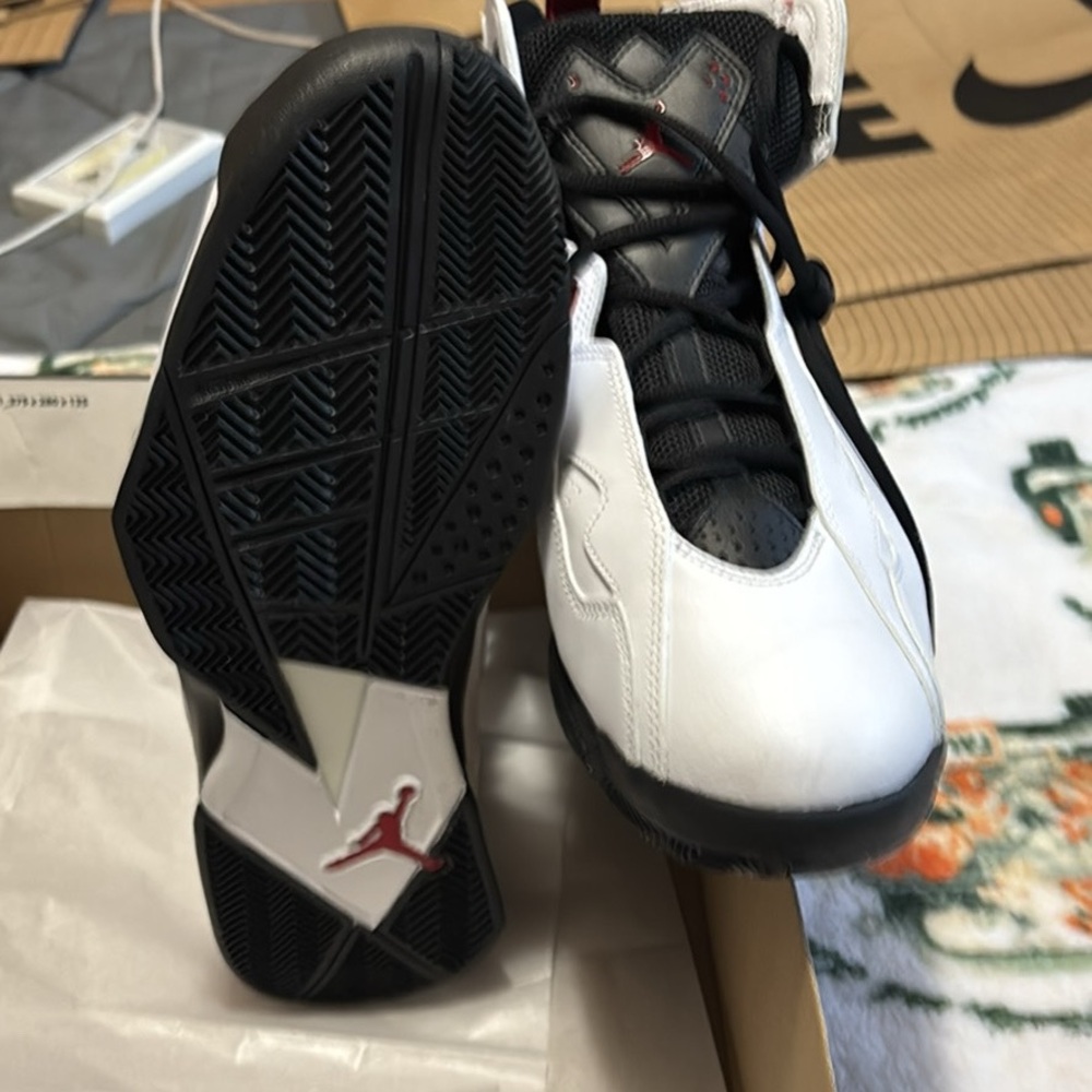 Jordan true flight White and Red High-Top Sneakers - Picture 6 of 8